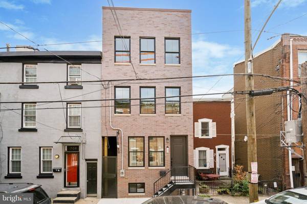 706 BELGRADE ST, Philadelphia, PA 19125