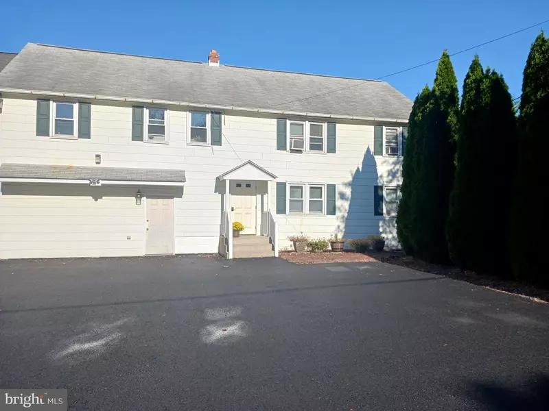 1700 N RIDGE RD #APARTMENT #3, Perkasie, PA 18944