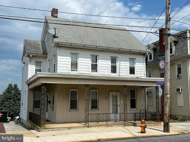 41 W MAIN ST, Dallastown, PA 17313