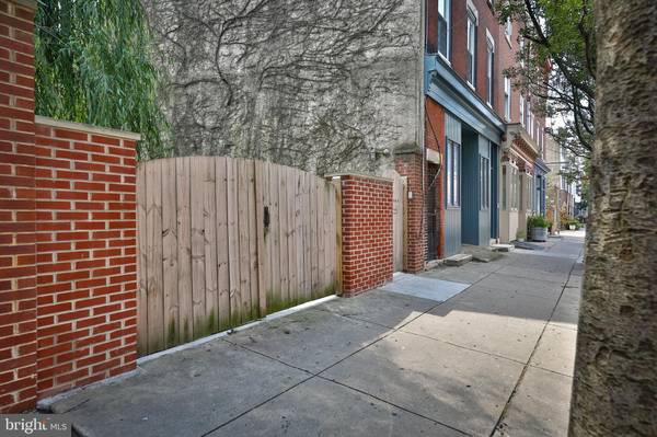 917-919 E PASSYUNK AVE #1R AND #2F, Philadelphia, PA 19147