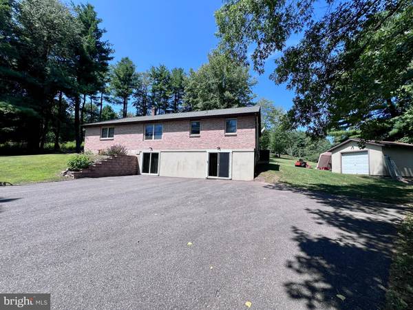 100 TOWER RD, New Ringgold, PA 17960