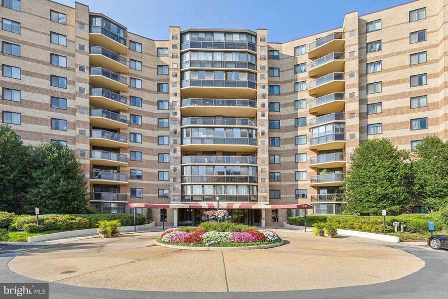 8380 GREENSBORO DR #109, Mclean, VA 22102