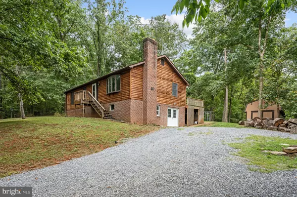 813 LEEDS MANOR LN, Bluemont, VA 20135