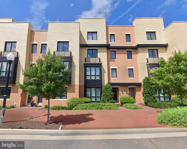 2406 MAIN LINE BLVD #101, Alexandria, VA 22301