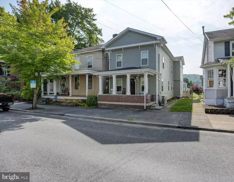 26 W MAIN ST, Fairfield, PA 17320