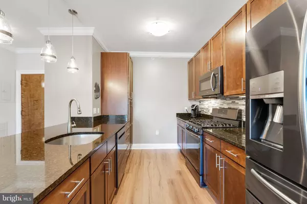 6301 EDSALL RD #421, Alexandria, VA 22312