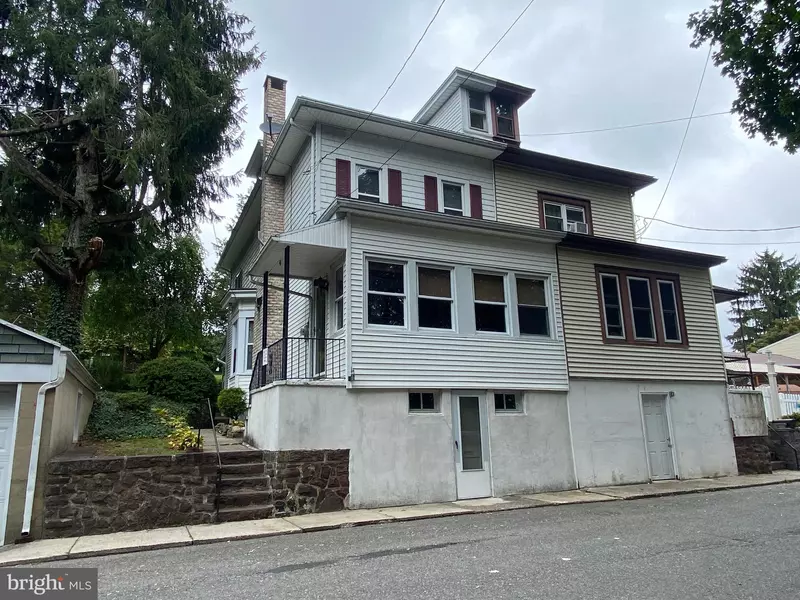 826 SENECA ST, Pottsville, PA 17901