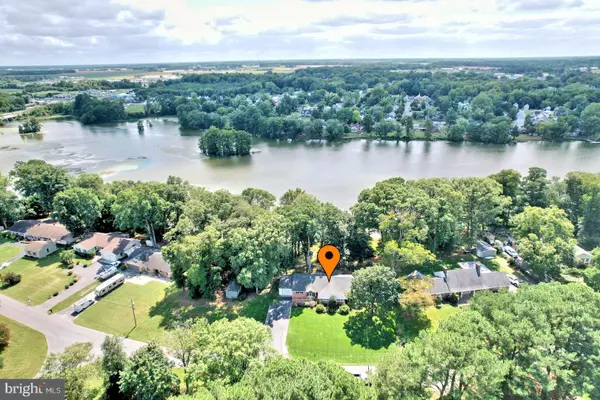 140 LAKESIDE DR, Laurel, DE 19956