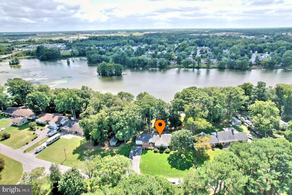 Laurel, DE 19956,140 LAKESIDE DR