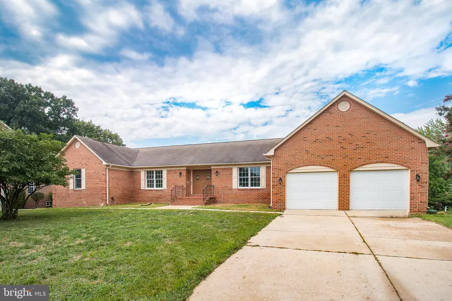 909 AMER DR, Fort Washington, MD 20744