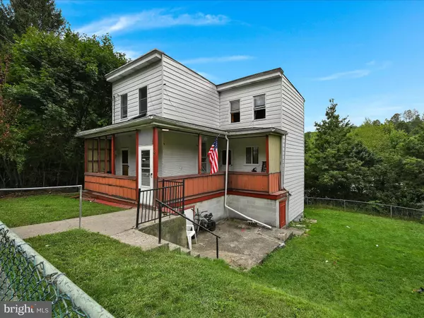 24 ELIOT ST, Shenandoah, PA 17976