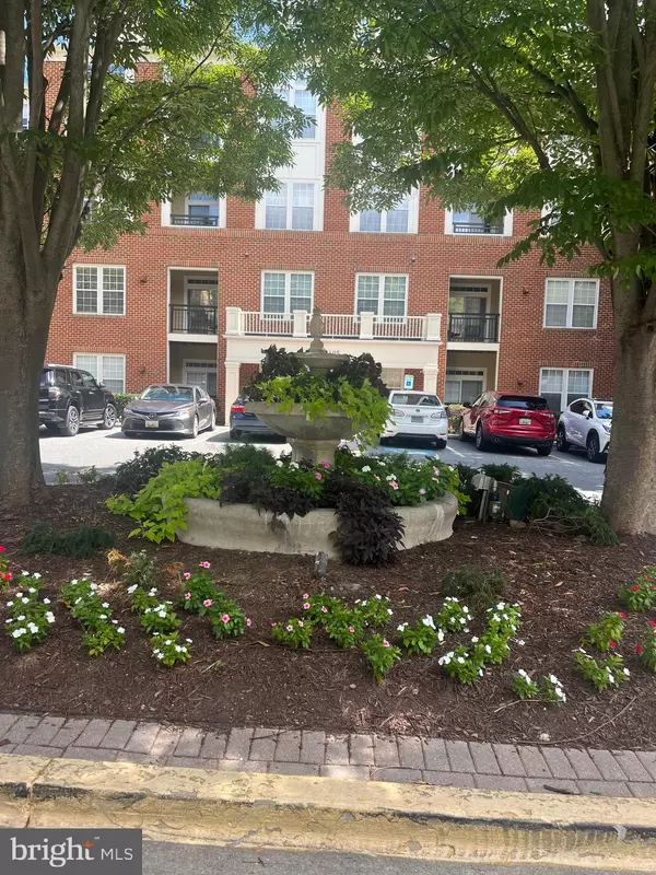 9405 BLACKWELL RD #310, Rockville, MD 20850