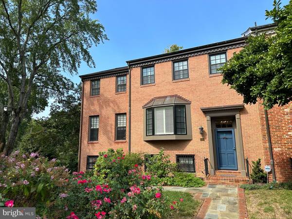 6318 GOLF COURSE SQ, Alexandria, VA 22307