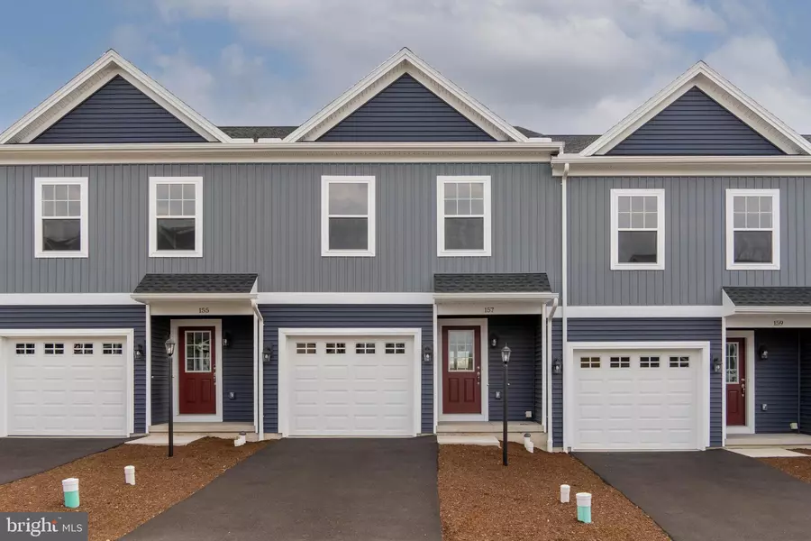 157 HIGHPOINT PARK DR, Pleasant Gap, PA 16823
