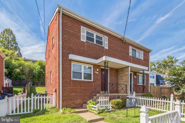 52 W TAYLOR RUN PKWY, Alexandria, VA 22314