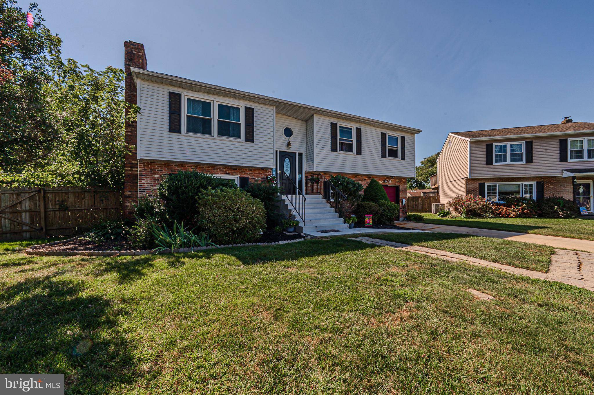 6 JAMESTOWNE DR, Bear, DE 19701