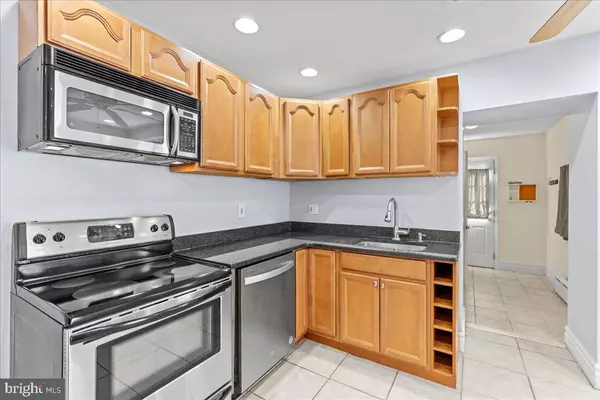 Ardmore, PA 19003,49 HOLLAND AVE