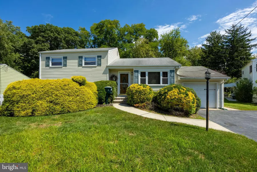 26 COPPERFIELD DR, Hamilton, NJ 08610