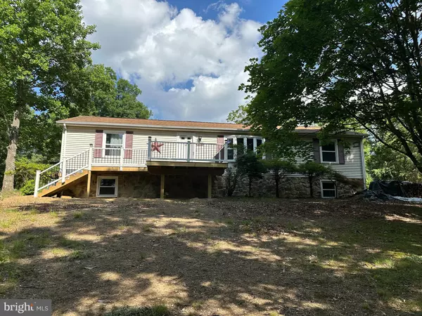 2851 JOHNSONS MILL RD,  Berkeley Springs,  WV 25411