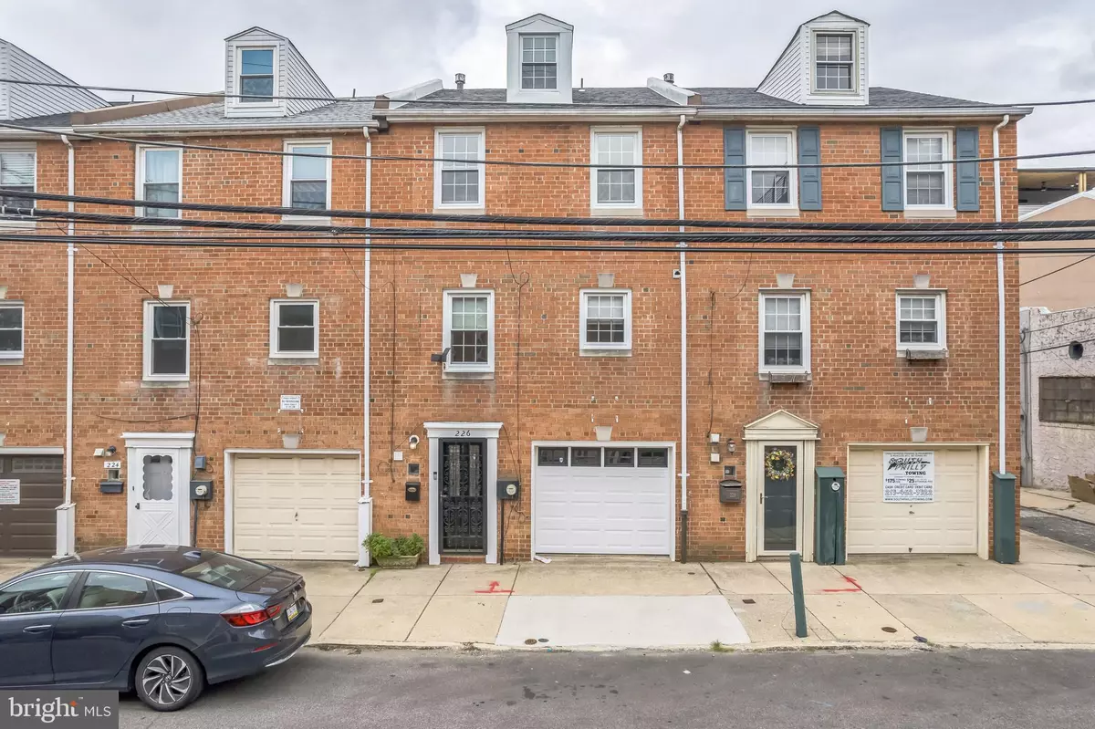 Philadelphia, PA 19147,226 WHARTON ST