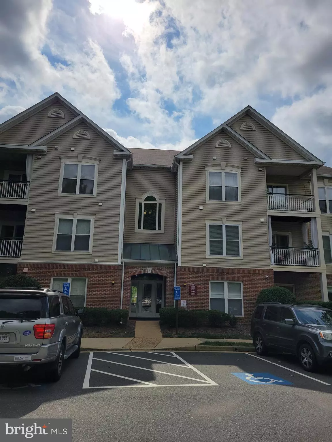 Alexandria, VA 22315,6585 GRANGE LN #303