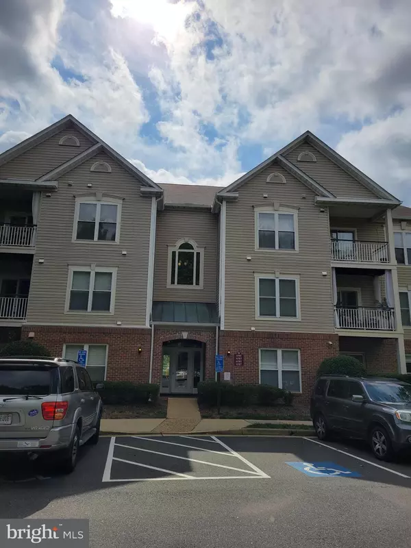 6585 GRANGE LN #303, Alexandria, VA 22315