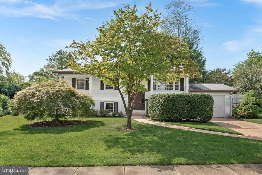 4904 CHANTICLEER AVE, Annandale, VA 22003