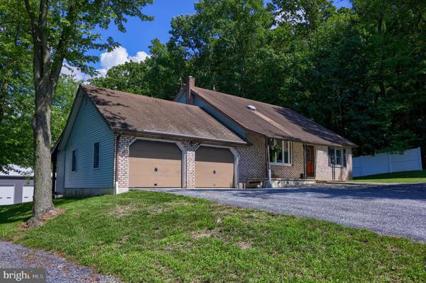 18 BULL FROG RD, Grantville, PA 17028