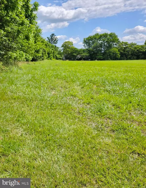 19505 FISHER AVE #(LOT 1), Poolesville, MD 20837