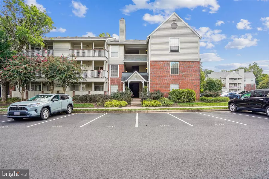 12151 PENDERVIEW LN #2025, Fairfax, VA 22033