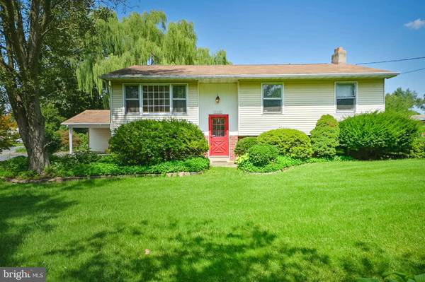 2069 STONE MILL RD, Lancaster, PA 17603