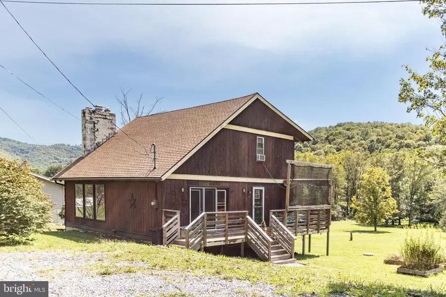 435 BEAVER RD, Julian, PA 16844