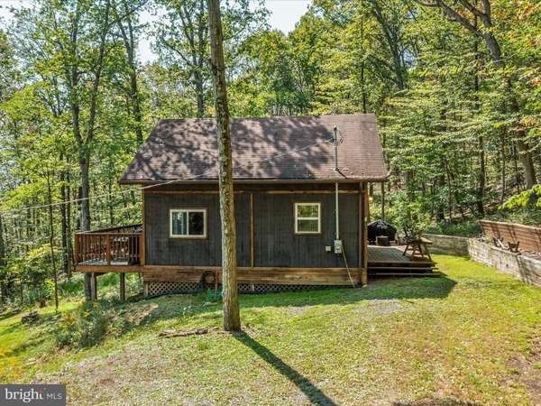 Paw Paw, WV 25434,601 DOVE DR