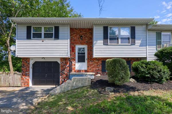 Lancaster, PA 17603,29 PICKFORD DR