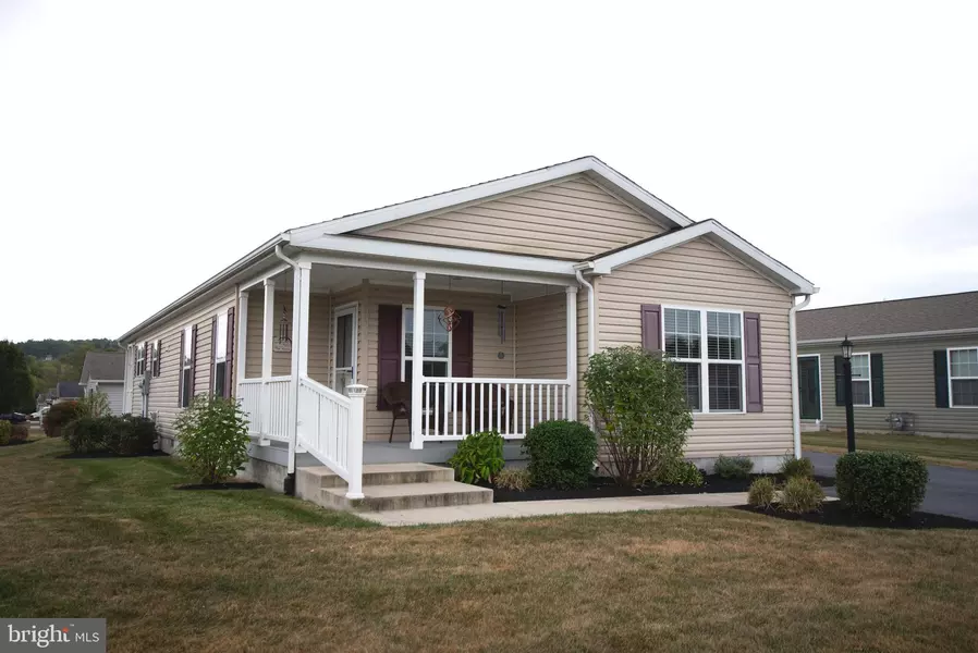 2 BUNTING CT, Bechtelsville, PA 19505