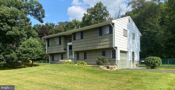 89 ROCK HILL RD, Old Bridge, NJ 08857