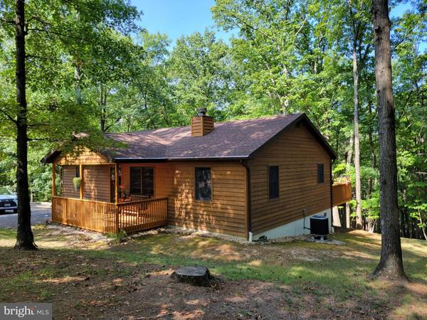 400 HIGHVIEW LN,  Berkeley Springs,  WV 25411