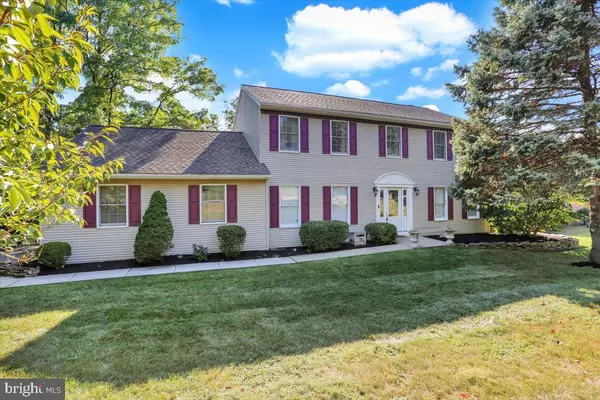 24 GOLFVIEW LN, Reading, PA 19606