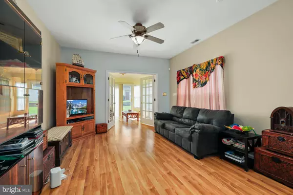 Edgewater Park, NJ 08010,14 SPRING LN
