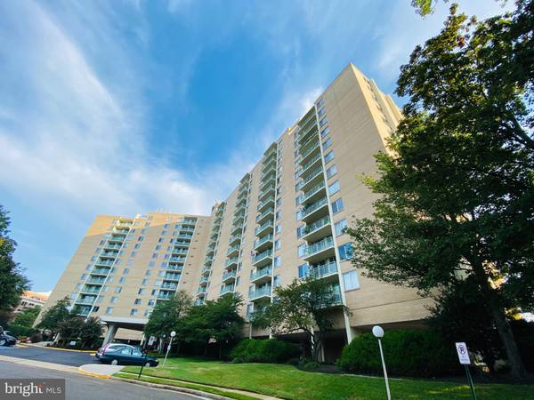 Alexandria, VA 22314,501 SLATERS LN #1104