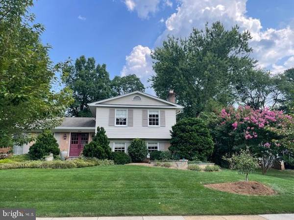 2503 W MEREDITH DR, Vienna, VA 22181