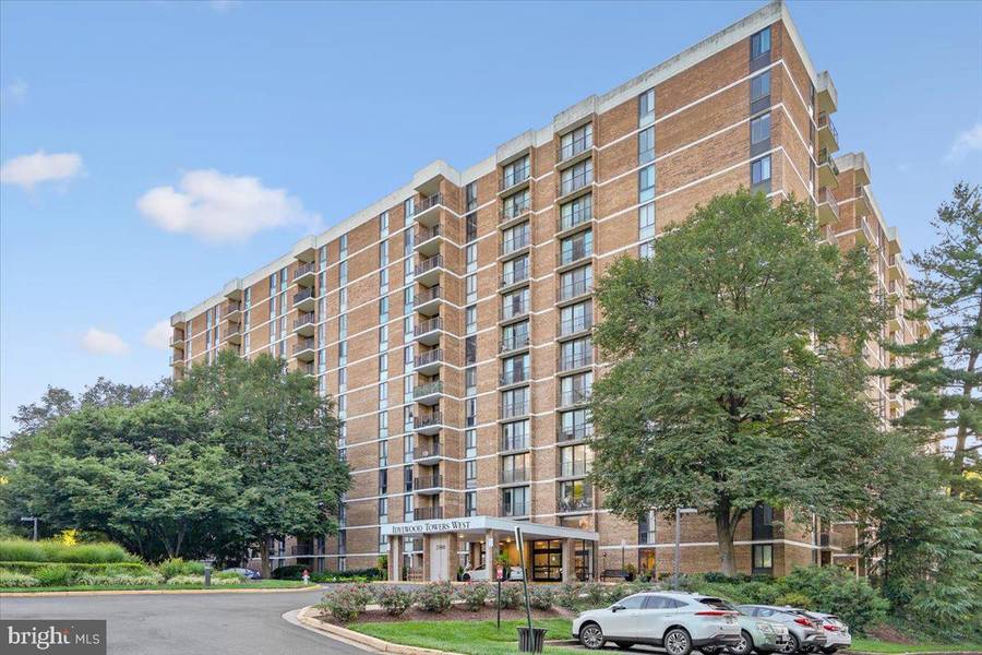 2300 PIMMIT DR #414, Falls Church, VA 22043