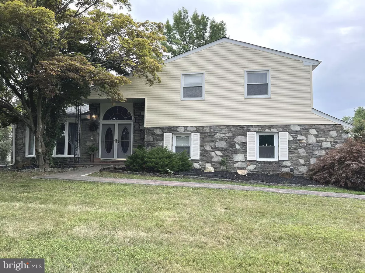 Huntingdon Valley, PA 19006,648 KILLDEER LN