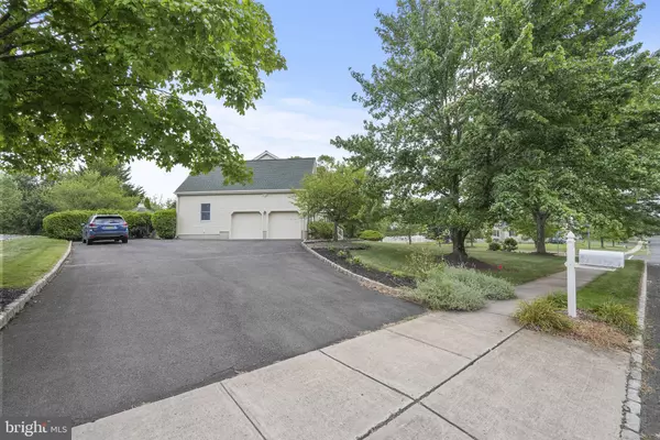 Hillsborough, NJ 08844,48 MILBURN DR