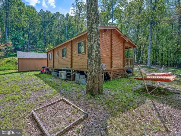 Berkeley Springs, WV 25411,131 ORE CT