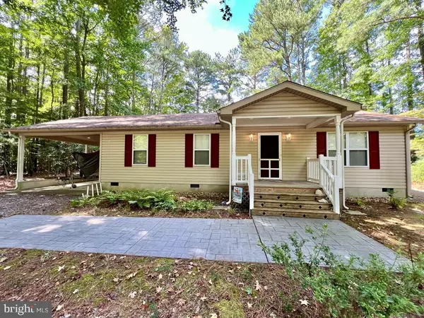 693 PRESLEY CREEK DR, Heathsville, VA 22473