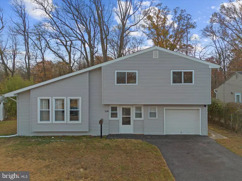 548 BEVERLY DR, Magnolia, NJ 08049