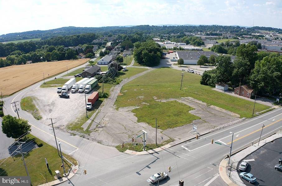 2258 S QUEEN ST, York, PA 17402