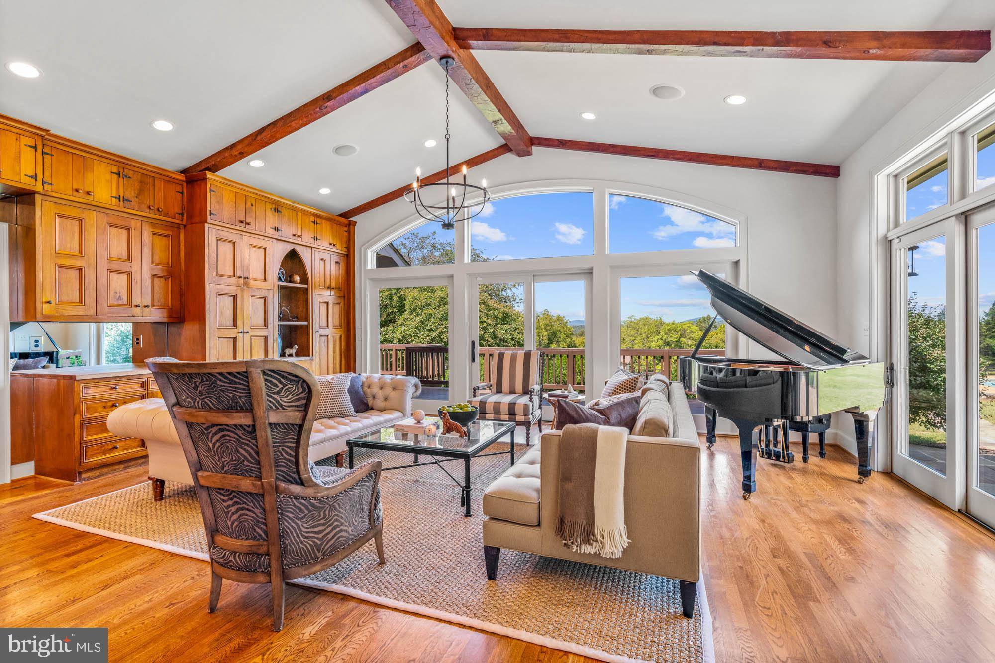 8520 CANNONBALL GATE RD, Warrenton, VA 20186