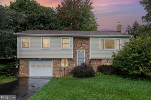 468 MOUNTAIN RD, Boiling Springs, PA 17007